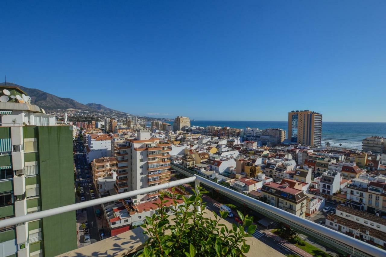 דירות פואנגירולה Atico Con Gran Terraza מראה חיצוני תמונה