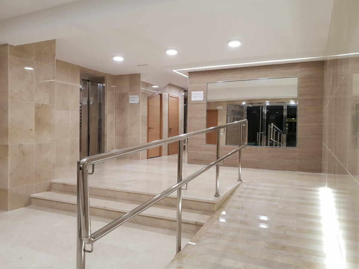 דירות פואנגירולה Atico Con Gran Terraza מראה חיצוני תמונה